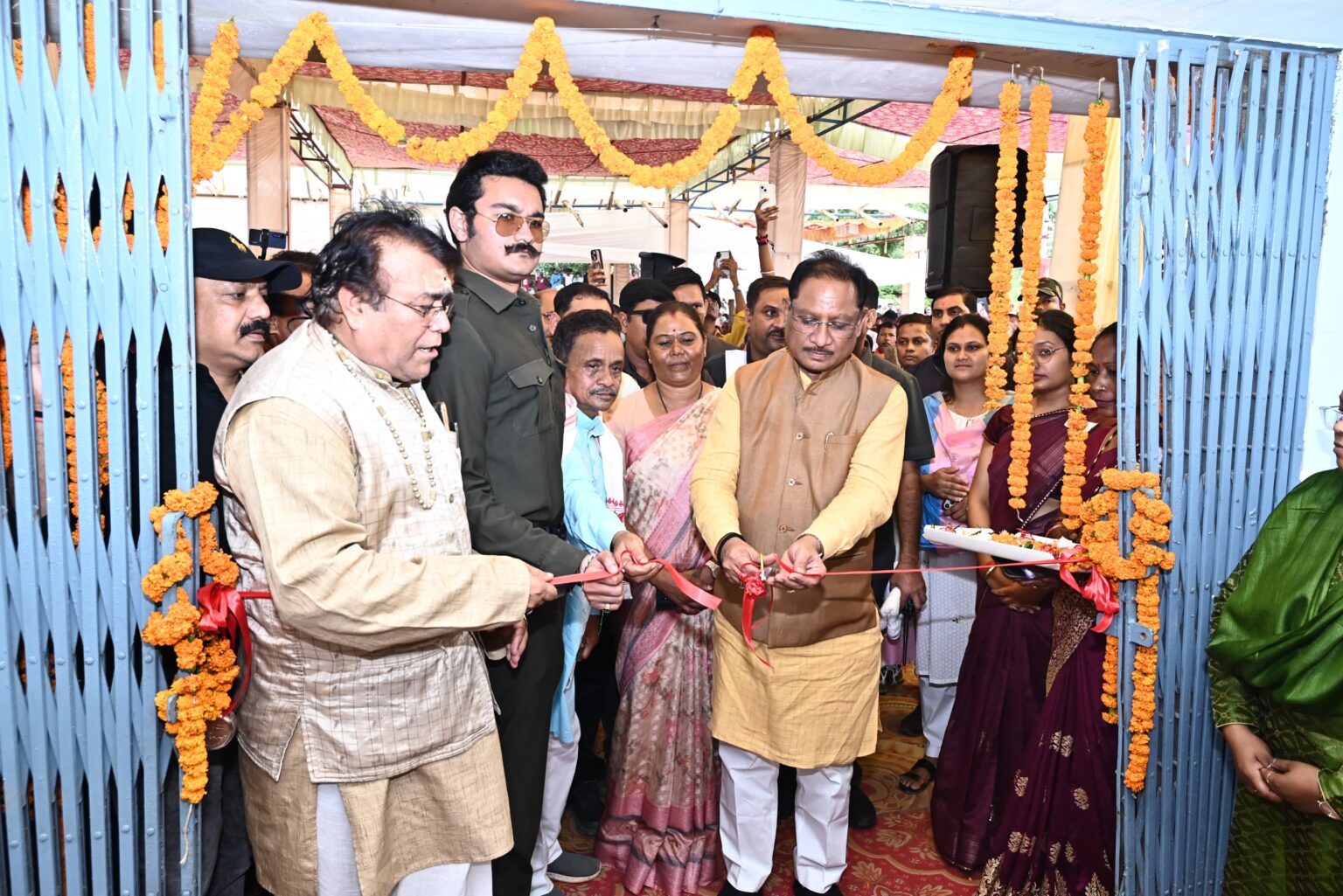 *मुख्यमंत्री विष्णुदेव साय ने तपकरा तहसील कार्यालय का किया शुभारंभ* *तपकरा को नगर पंचायत बनाने की घोषणा* *फरसाबहार में विश्राम गृह निर्माण की घोषणा*