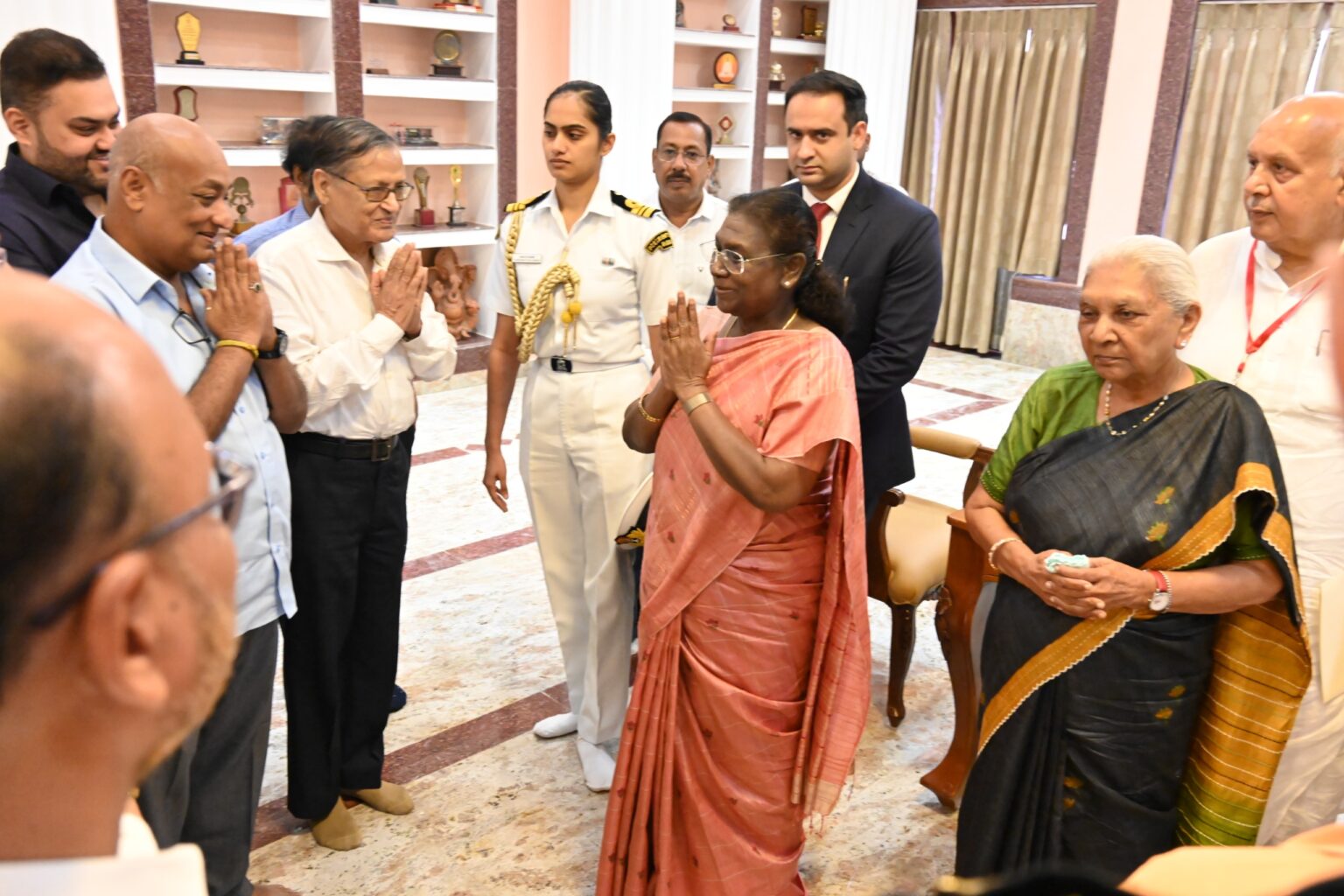 गोरखपुर उत्तर प्रदेश में राष्ट्रपति महोदय से श्री एस. के. अग्रवाल की शिष्टाचार भेंट
