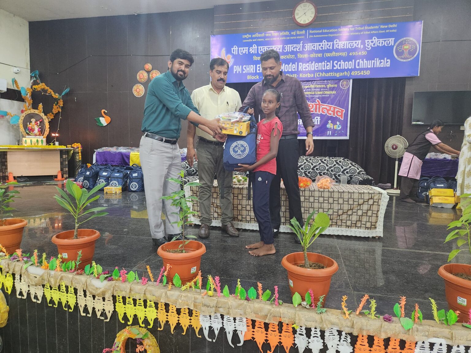 *पीएम श्री एकलव्य विद्यालय छुरी में हुआ शाला प्रवेशोत्सव कार्यक्रम*