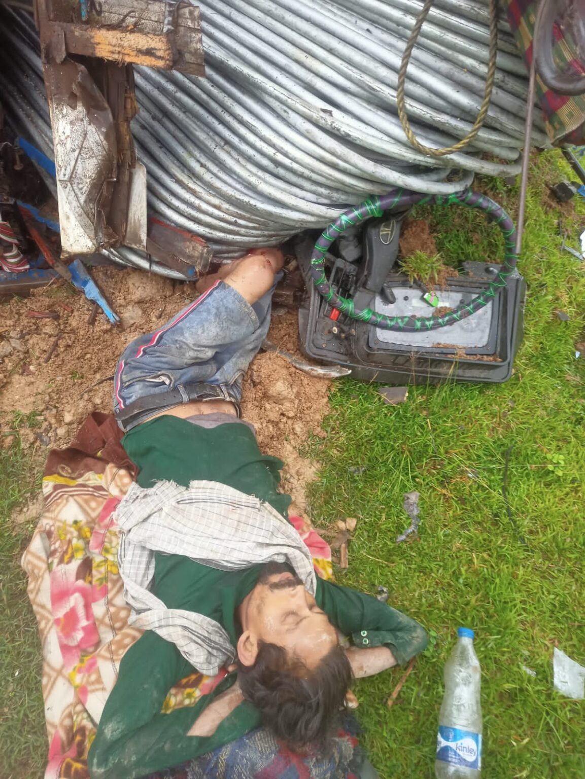 ट्रैफिक पुलिस की तत्परता से घायल चालक की बची जान