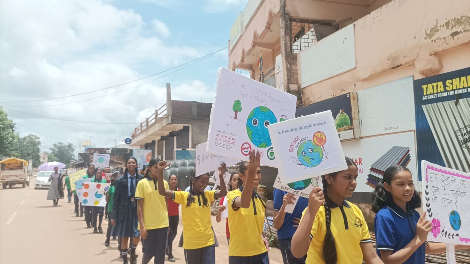 *Swami Atmanand School Organizes “No Plastic Campaign” with Rally and Awareness Events*