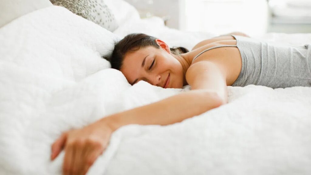 रोज़ 9 घंटे सोएं और कमाएं 10 लाख रुपये, कंपनी ने लॉन्च किया अनोखा Internship Offer