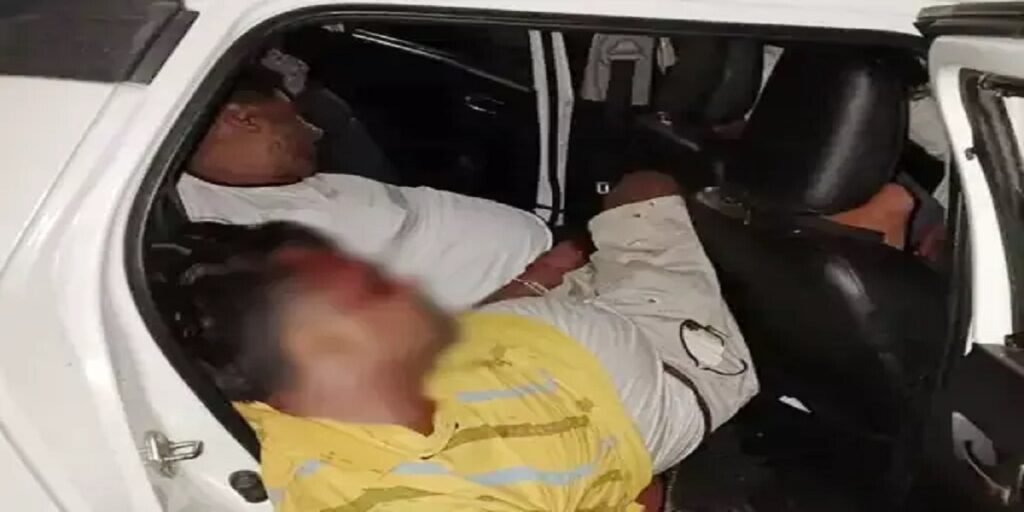 CG NEWS: सड़क हादसे में दो दोस्तों की मौत, कार गड्ढे में गिरने से हुआ हादसा