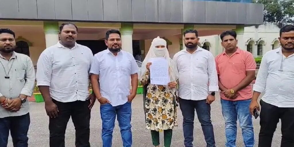 CG CRIME NEWS: पुलिस आरक्षक पर युवती ने शादी का झांसा देकर दुष्कर्म का लगाया आरोप, जांच शुरू