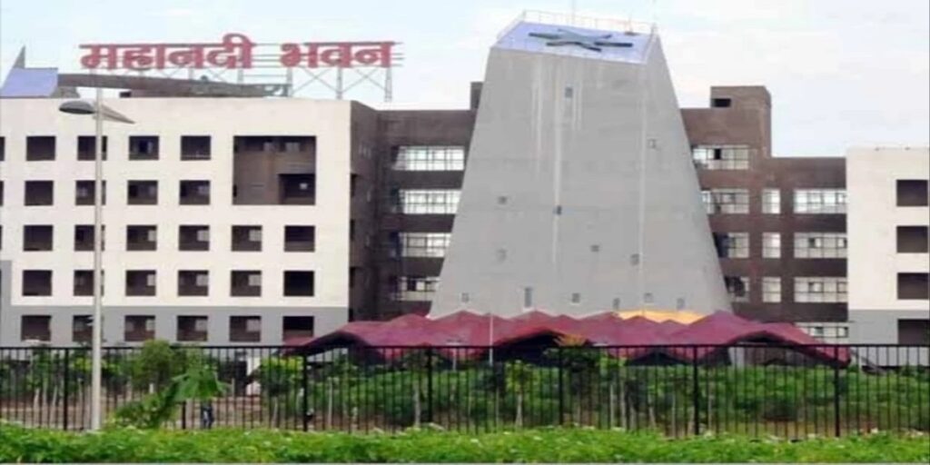 CG Transfer Update: राज्य प्रशासनिक सेवा के अफसरों का बड़ा तबादला, नए जिम्मेदारी के साथ मिली पोस्ट