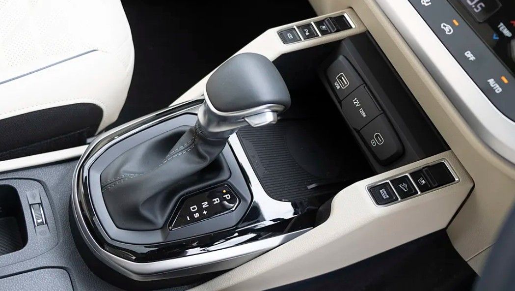 ₹2 लाख में लग्जरी 7-सीटर! Kia Carens अब सिर्फ ₹17,230 EMI में