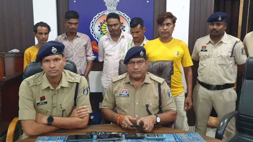 मुर्दाघर के पास नशीली कैप्सूल की तस्करी का खुलासा, पुलिस ने 5 आरोपियों को दबोचा