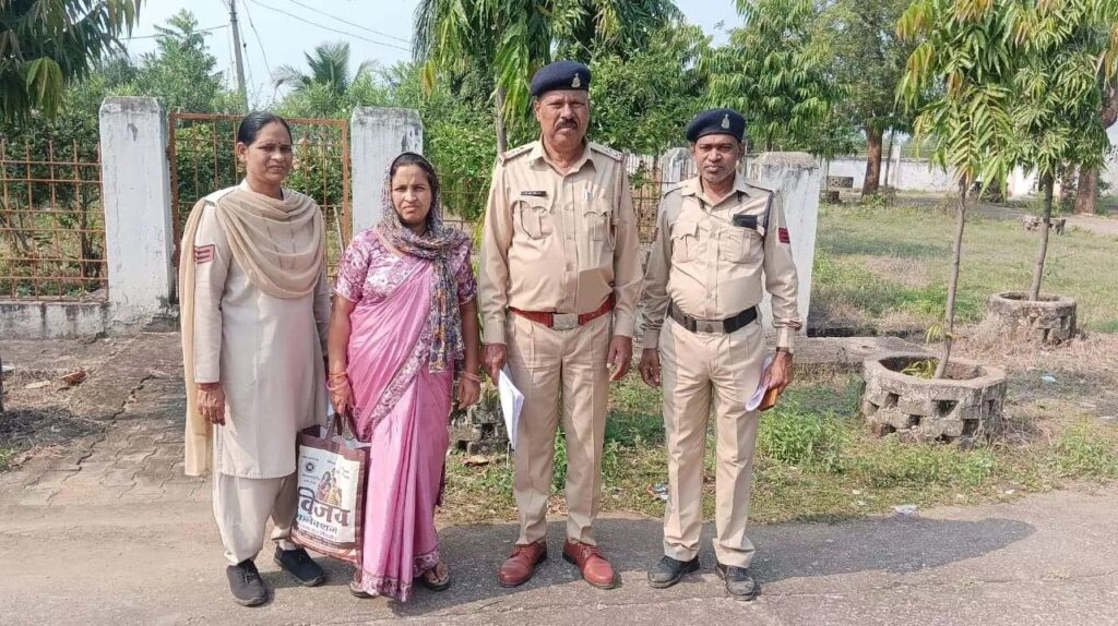 आबकारी विभाग का छापा: उपसरपंच दंपत्ति के घर से अवैध मदिरा का भंडार बरामद