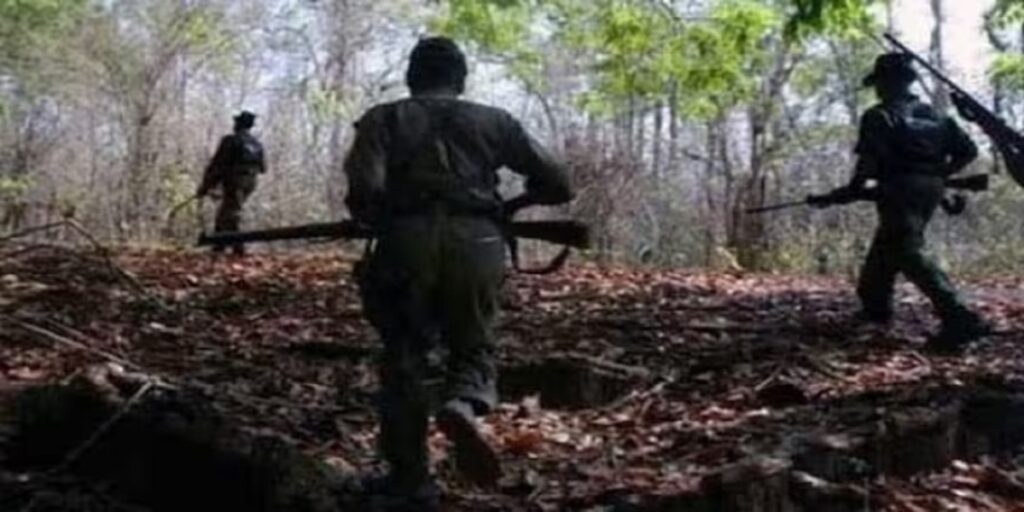 Naxalism in Chhattisgarh: फिर नक्सलियों ने खेला खूनी खेल, मुखबिरी के शक में एक ग्रामीण की निर्मम हत्या