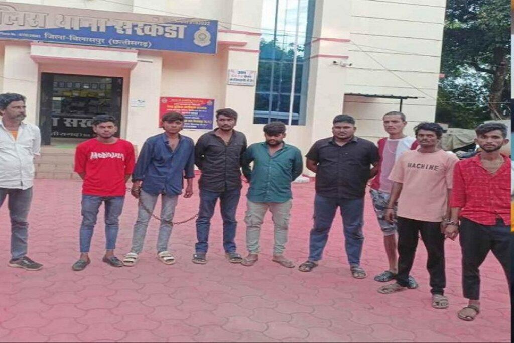 CG NEWS: शिव मंदिर के पास गंदगी को लेकर बवाल, दो समुदायों में मारपीट; 10 आरोपी गिरफ्तार