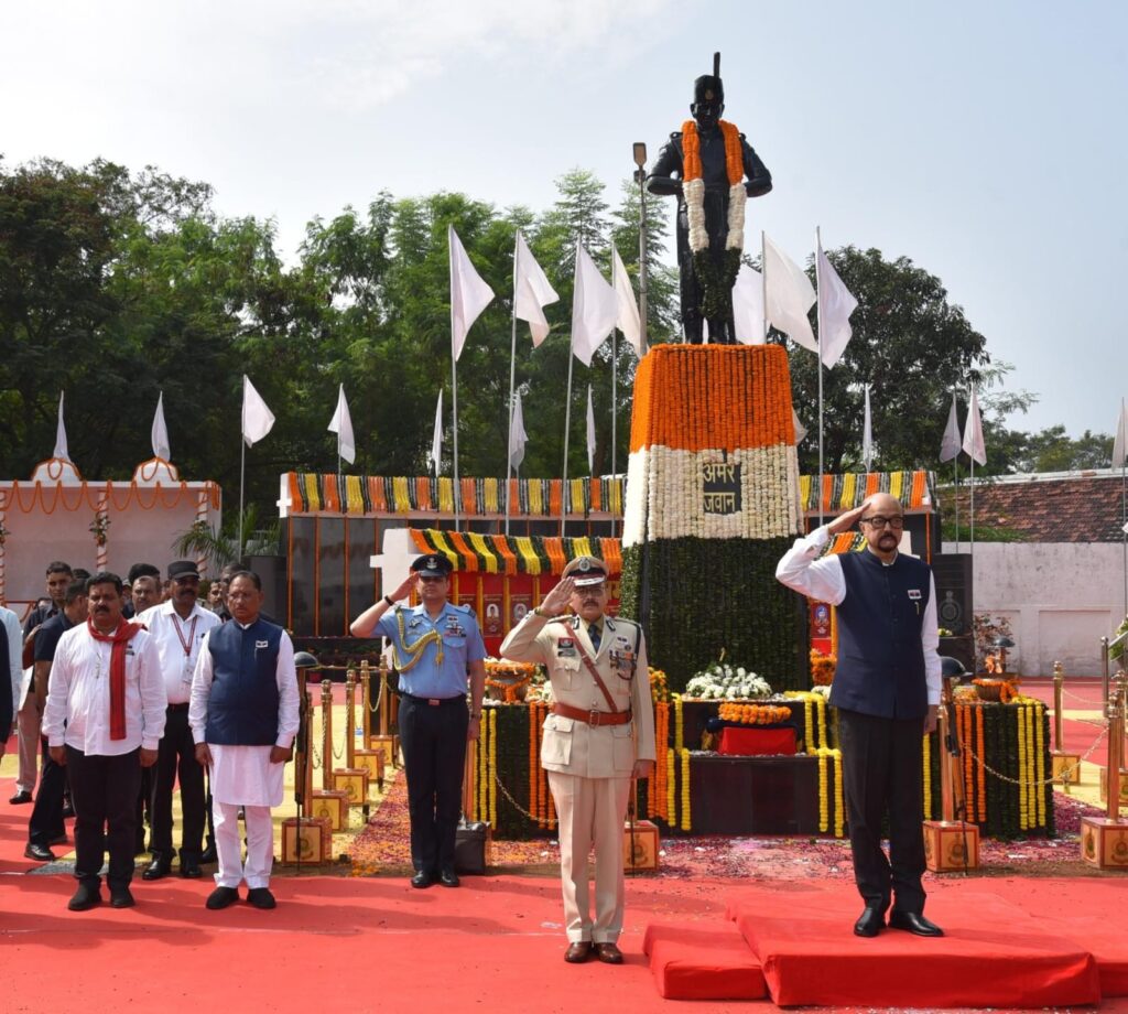 पुलिस स्मृति दिवस पर राज्यपाल और मुख्यमंत्री ने दी शहीद जवानों को श्रद्धांजलि