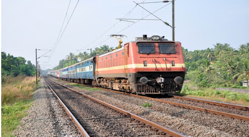 रेलवे का नया नियम आज से लागू, अब सिर्फ आधार लिंक यूजर्स ही कर सकेंगे पहले 15 मिनट में ट्रेन टिकट बुकिंग