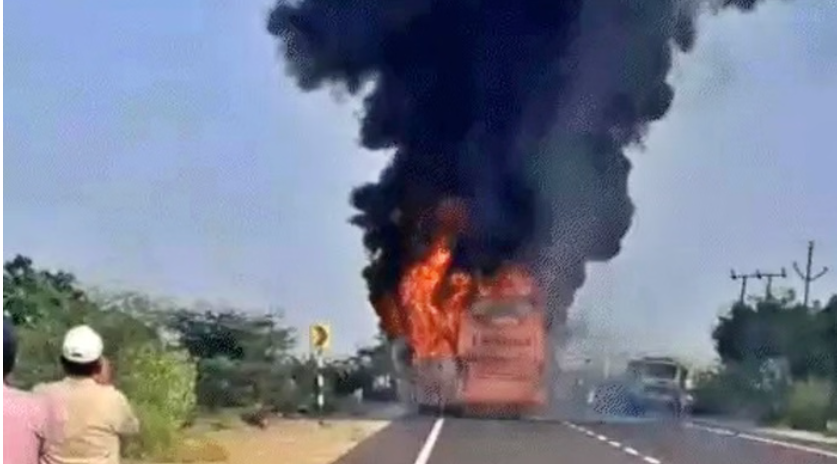 जलती बस में 35 तक लोगों की मौत की आशंका, पूरा परिवार खत्म, पीएम मोदी ने जताया दुख और मुआवजे का एलान