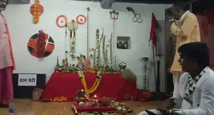 रायपुर: दशहरे पर खुला कंकाली मठ का रहस्यमयी दरवाजा, हजार साल पुराने नागा साधुओं के भंडार की हुई पूजा