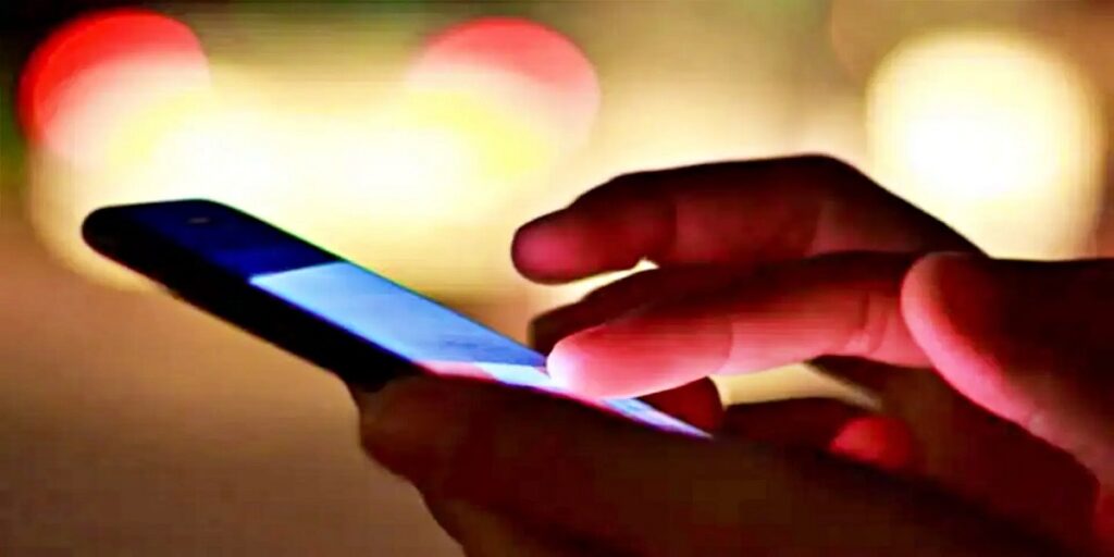 शिक्षकों के व्हाट्सएप ग्रुप में अश्लील वीडियो वायरल, महिला शिक्षिकाओं की शिकायत पर कार्रवाई शुरू