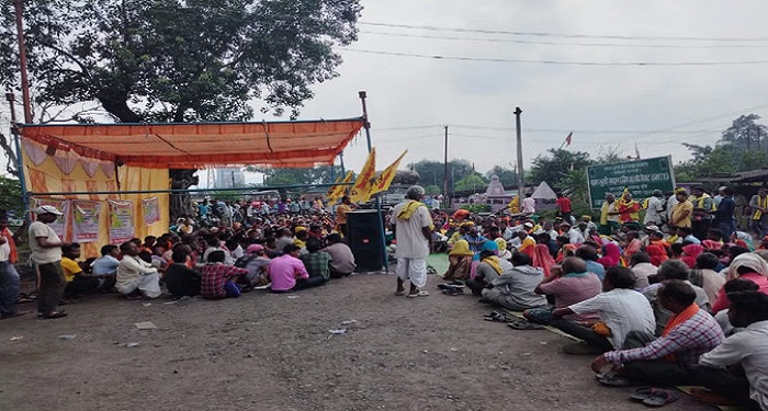 छत्तीसगढ़ में आदिवासी समाज का बड़ा आंदोलन, कई गांवों में 5 सूत्रीय मांगों को लेकर किया चक्काजाम