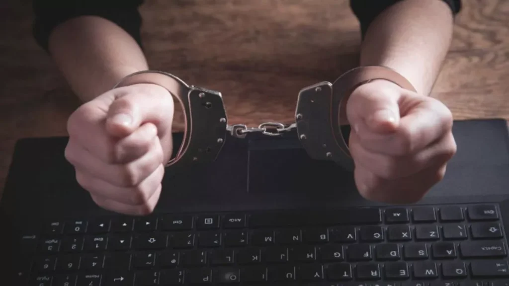 ऑपरेशन साइबर शील्ड: 98 लाख की ऑनलाइन ठगी का पर्दाफाश, चार आरोपी गिरफ्तार ऑपरेशन साइबर शील्ड