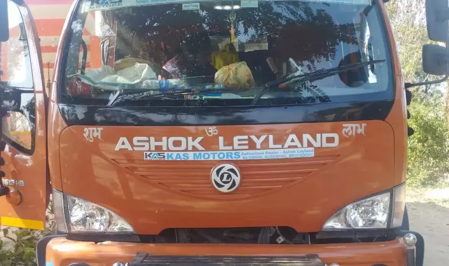 जशपुर पुलिस ने पकड़े 200 बोरी गुटखा से भरे दो ट्रक जशपुर पुलिस ने पकड़े 200 बोरी गुटखा से भरे दो ट्रक