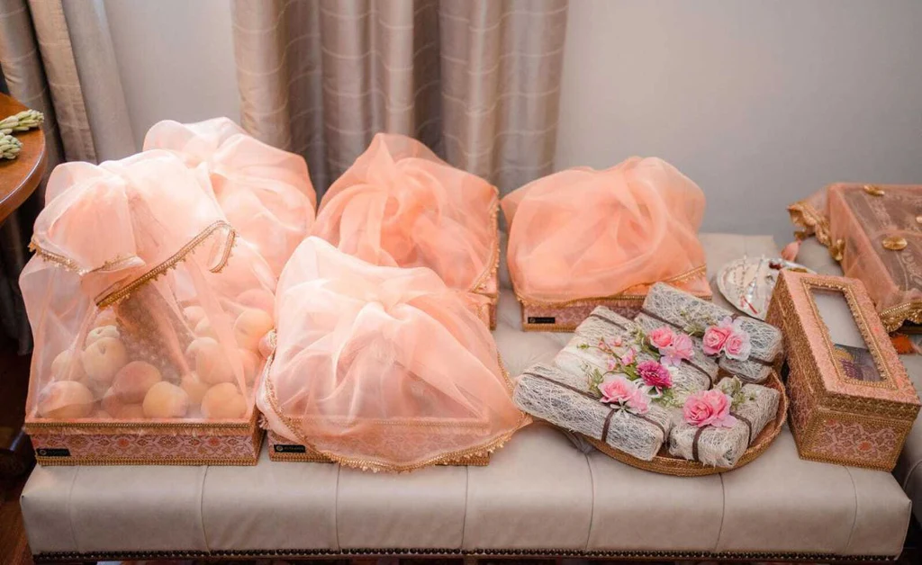 टेंशन खत्म! वेडिंग सीज़न में गिफ्ट से लेकर ट्रैवलिंग तक, पैसे बचाने के आसान तरीके