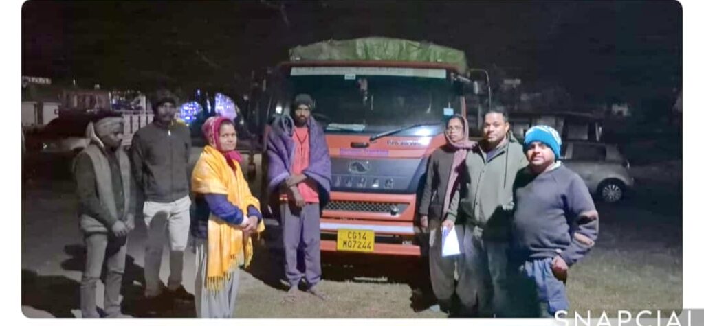 सीमावर्ती इलाकों में अवैध धान परिवहन पर रोक के लिए प्रशासन सख़्त, जशपुर सीमा पर देर रात औचक निरीक्षण