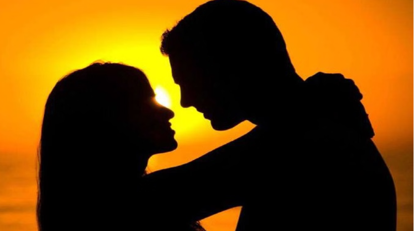 गर्लफ्रेंड संग संबंध बनाते वक्त युवक की मौत? चरम सुख के लिए खाई थी शक्तिवर्धक गोली!