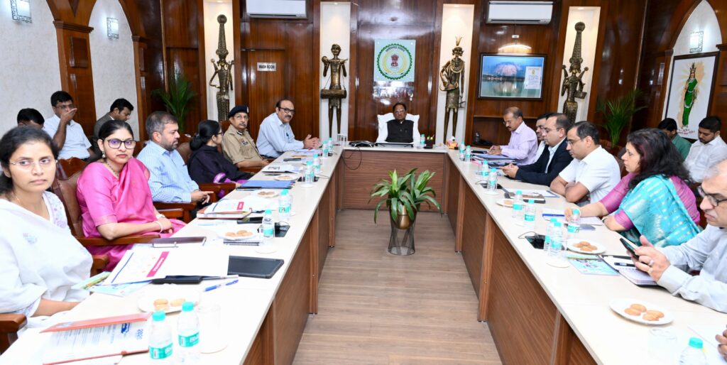 सीएम साय ने पेट्रोलियम पदार्थों की आपूर्ति को लेकर बुलाई आपात बैठक; कालाबाजारी करने वालों पर सख्त कार्रवाई के निर्देश