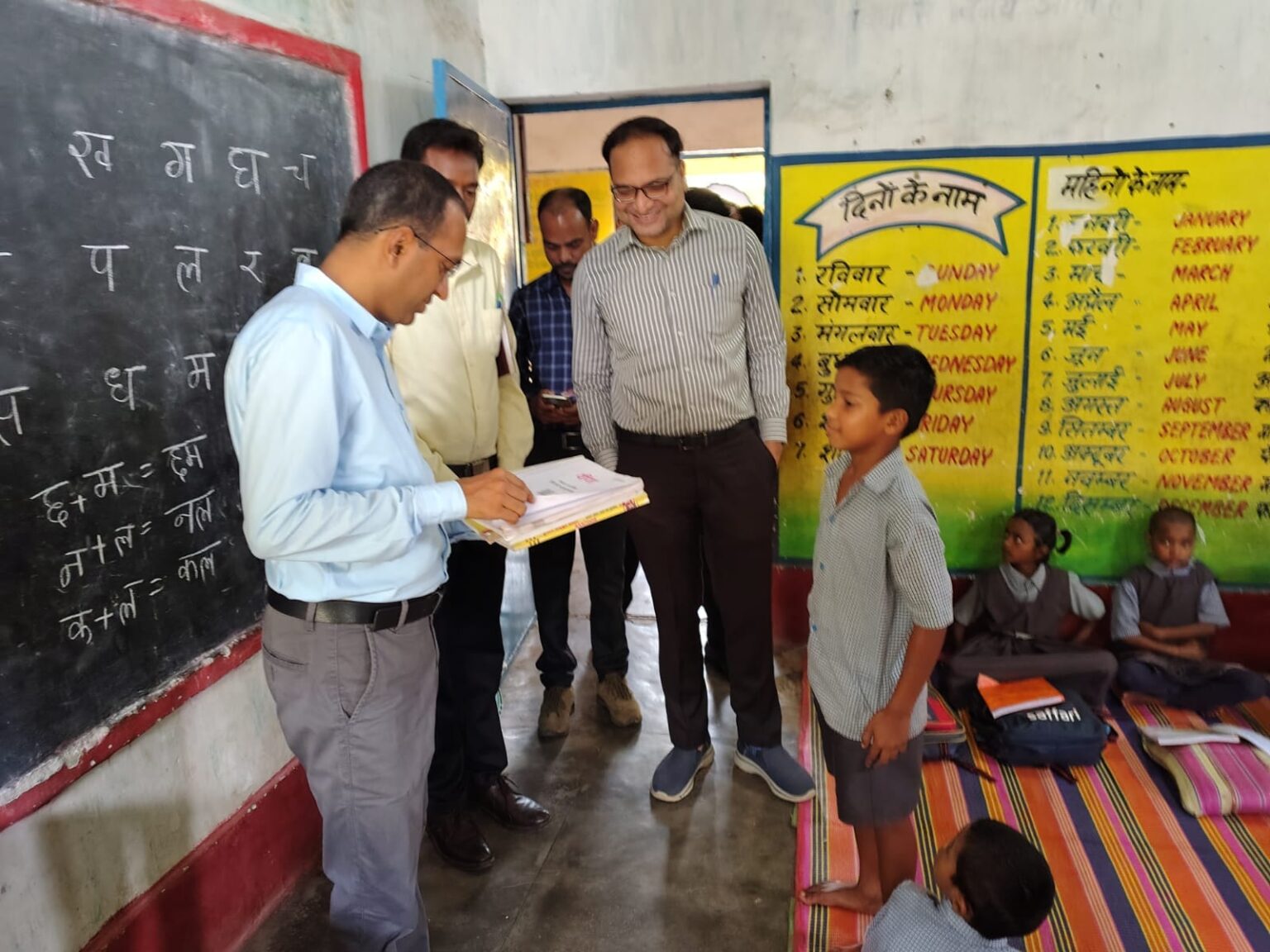 कलेक्टर अजीत वसंत का लुण्ड्रा पर सख्त एक्शन:- स्कूलों, अस्पतालों और आंगनबाड़ी केंद्रों का औचक निरीक्षण, कम उपस्थिति पर बीईओ को नोटिस के निर्देश