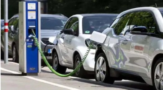 CG EV Revolution: छत्तीसगढ़ में सरकार बनाएगी ‘यूनिवर्सल ईवी चार्जिंग एप’, राज्यभर में खुलेंगे 200 से ज्यादा नए चार्जिंग स्टेशन