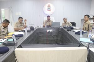 अपराध समीक्षा बैठक, DIG एवं SSP डॉ. लाल उमेद सिंह ने लंबित मामलों के शीघ्र निराकरण और प्रभावी पुलिसिंग के दिए सख्त निर्देश