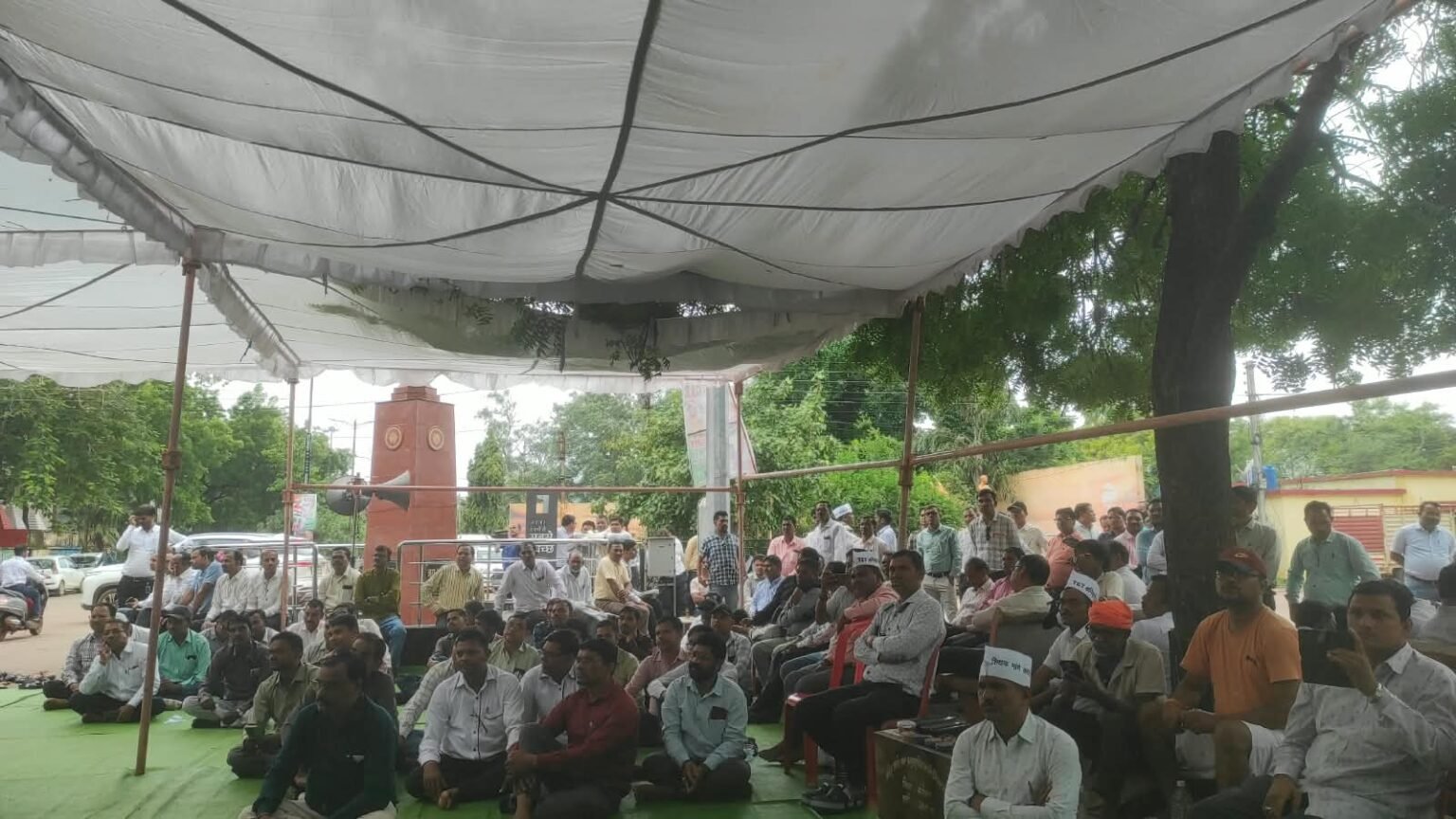 प्राथमिक से माध्यमिक तक शिक्षक एकजुट, सेवा सुरक्षा के लिए बेमेतरा से आज आर-पार की लड़ाई की आगाज़…