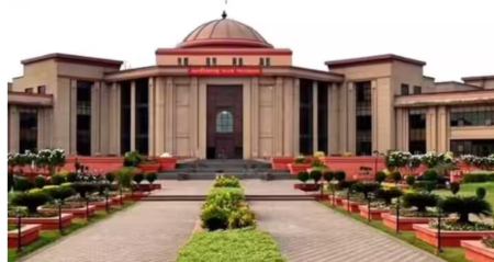 अनुकंपा नियुक्ति पर छत्तीसगढ़ हाईकोर्ट का बड़ा फैसला: भाई-बहनों में बड़े को मिलेगी प्राथमिकता, मुंगेली DEO का आदेश रद्द