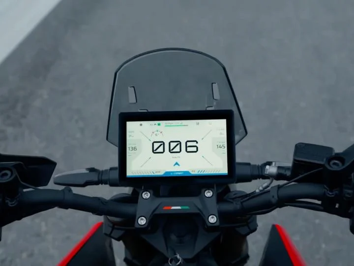 Ultraviolette X-47 Venom safety features and touchscreen